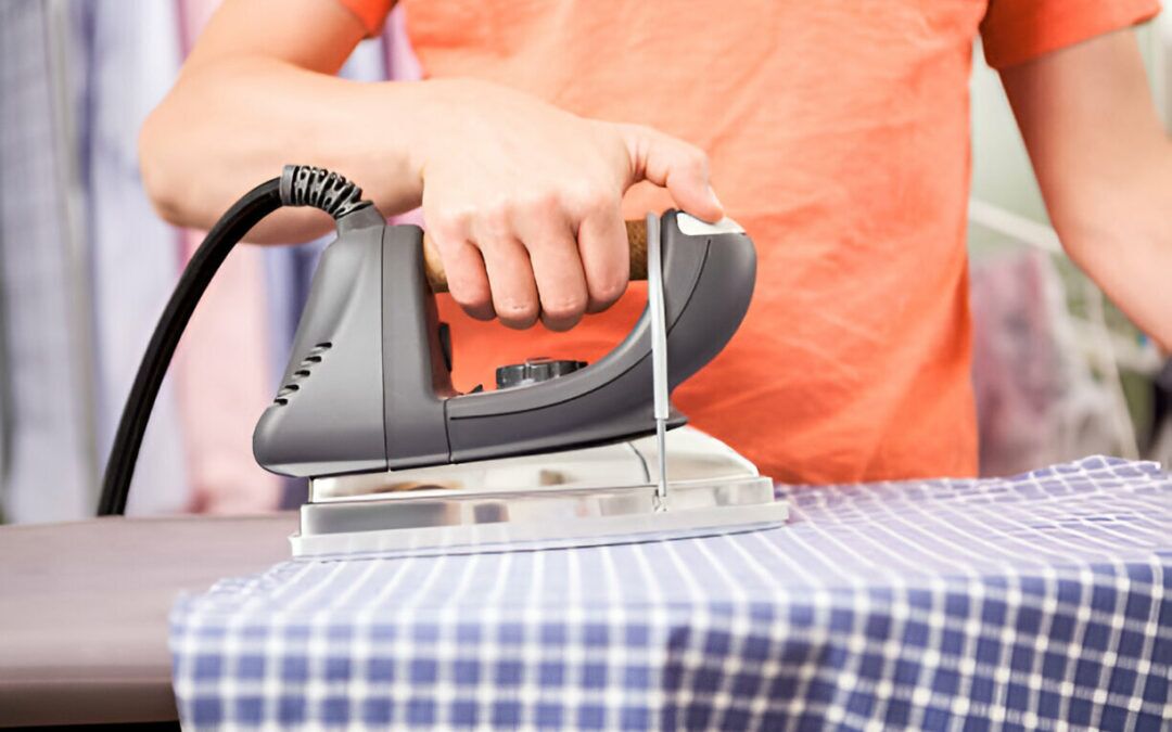 Iron with a Retractable Cord